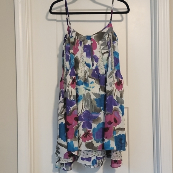 Unique layered Ryu floral dress - Picture 2 of 5